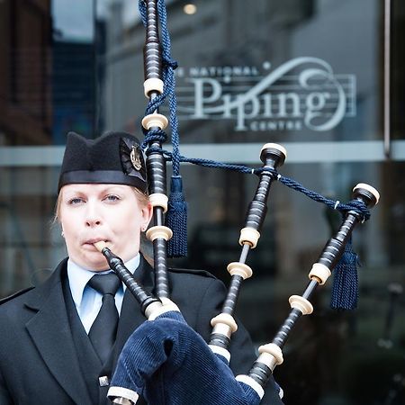 The Pipers' Tryst Hotel 글라스고 외부 사진