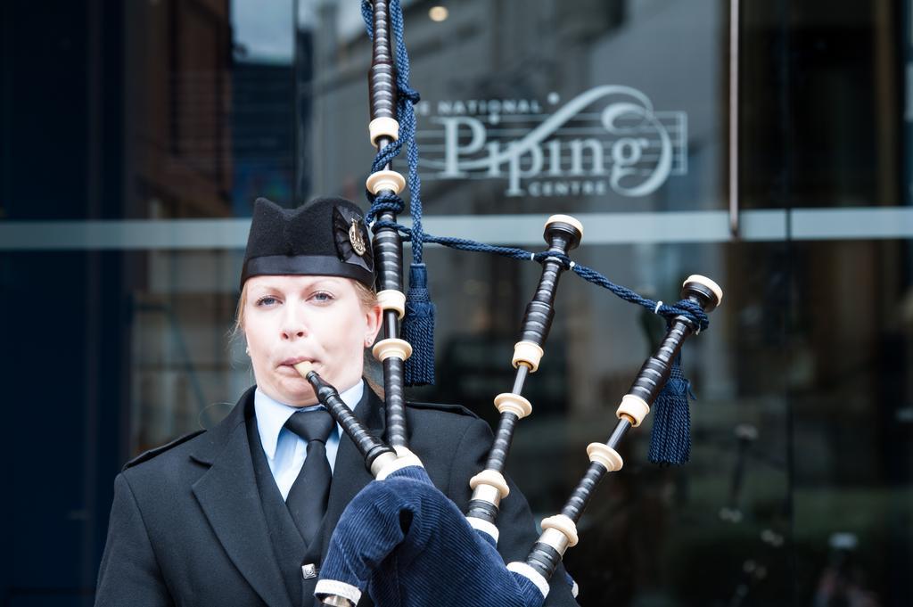 The Pipers' Tryst Hotel 글라스고 외부 사진